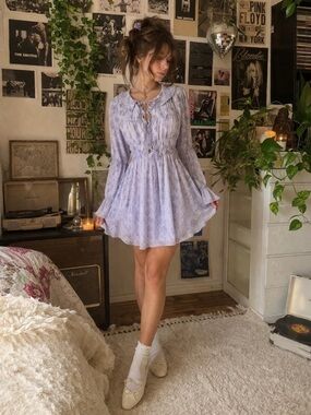 Kimchi Blue  Smocked Lonie  long sleeve Mini Dress Blue Floral Boho Coquete Sz M